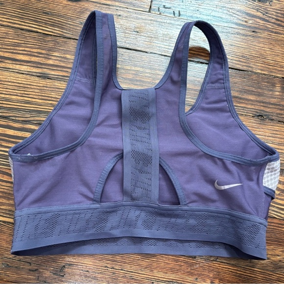 Nike Dri Fit Swoosh Women’s Ultrabreath Sports Bra Sz M Purple Logo - Picture 4 of 8